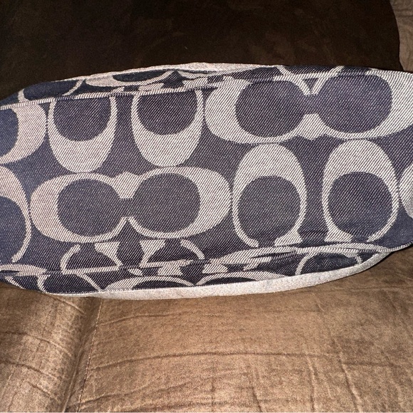 EC - COACH CARLY SIGNATURE STRIPE HOBO NAVY BLUE & GRAY SHOULDER BAG. - Picture 6 of 15